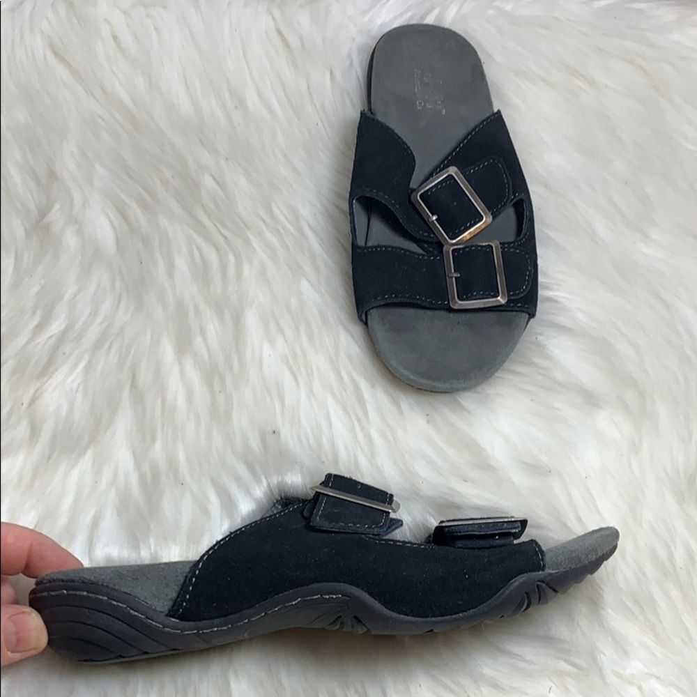 J-41 Adventure On Pingree Suede Slides‎ Size 6